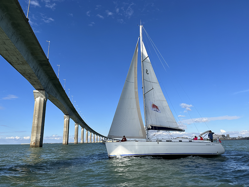 Cyclades-pont-de-l'ile-de-ré-sous-voiles-10
